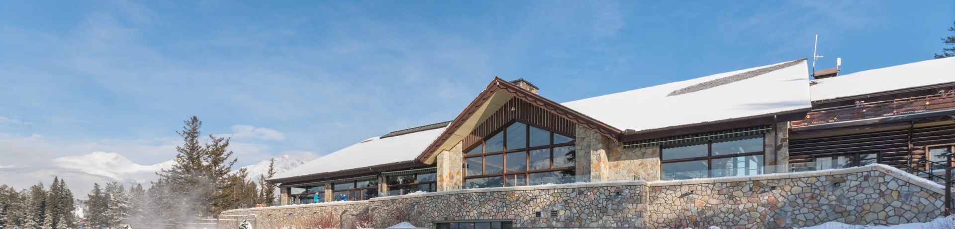 outdoor pool at Jasper Park
