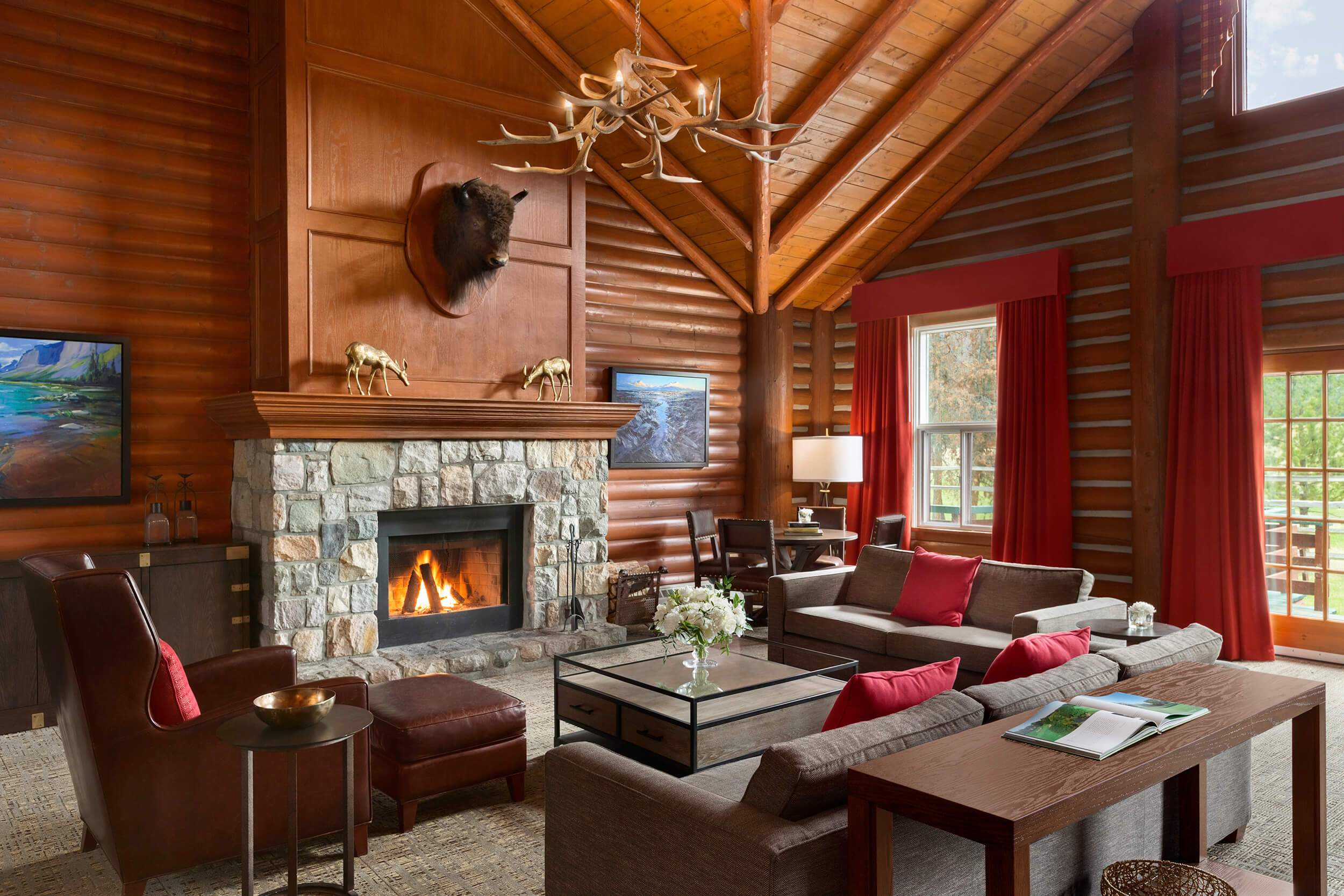 interior of Mulligan cabin living room