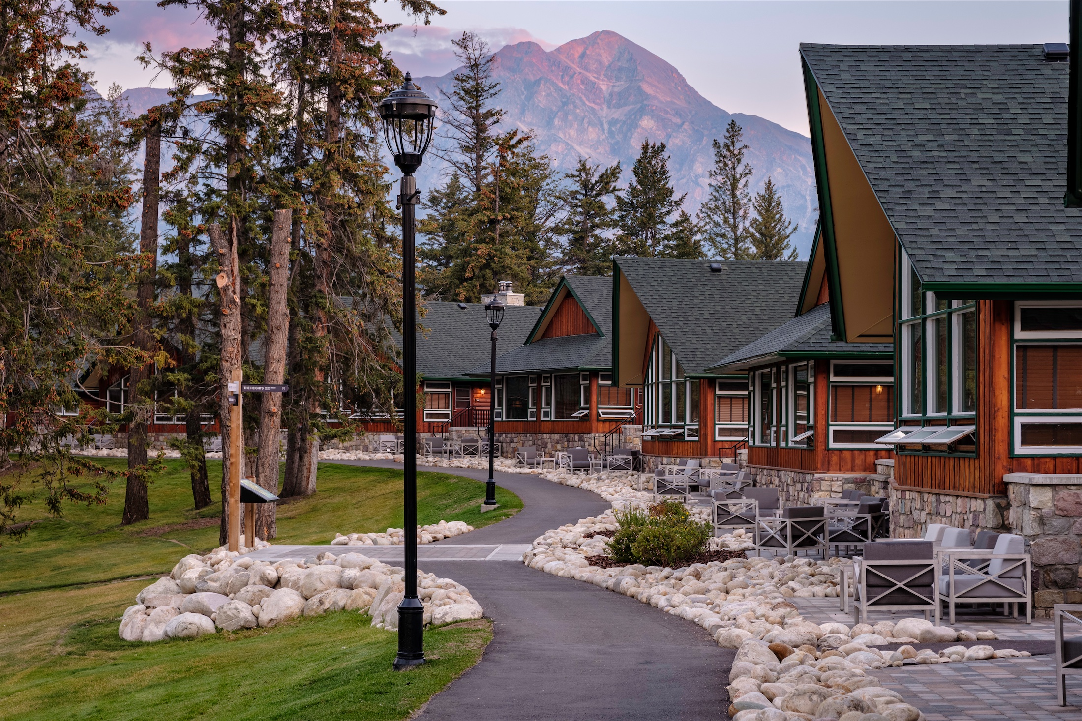 www.jasper-park-lodge.com