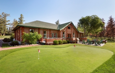 milligan cabin putting green outside