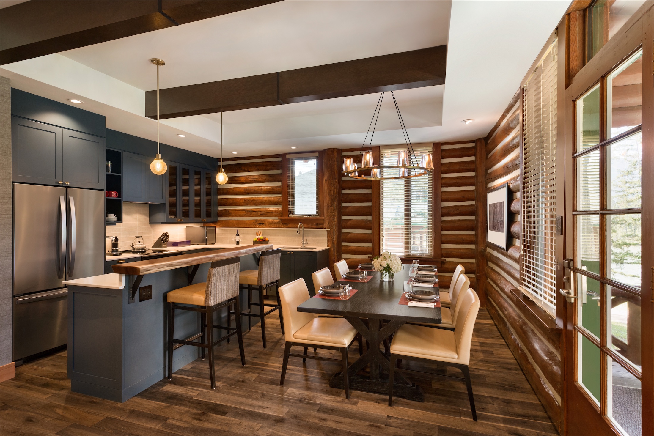 ridgeline cabin dining room