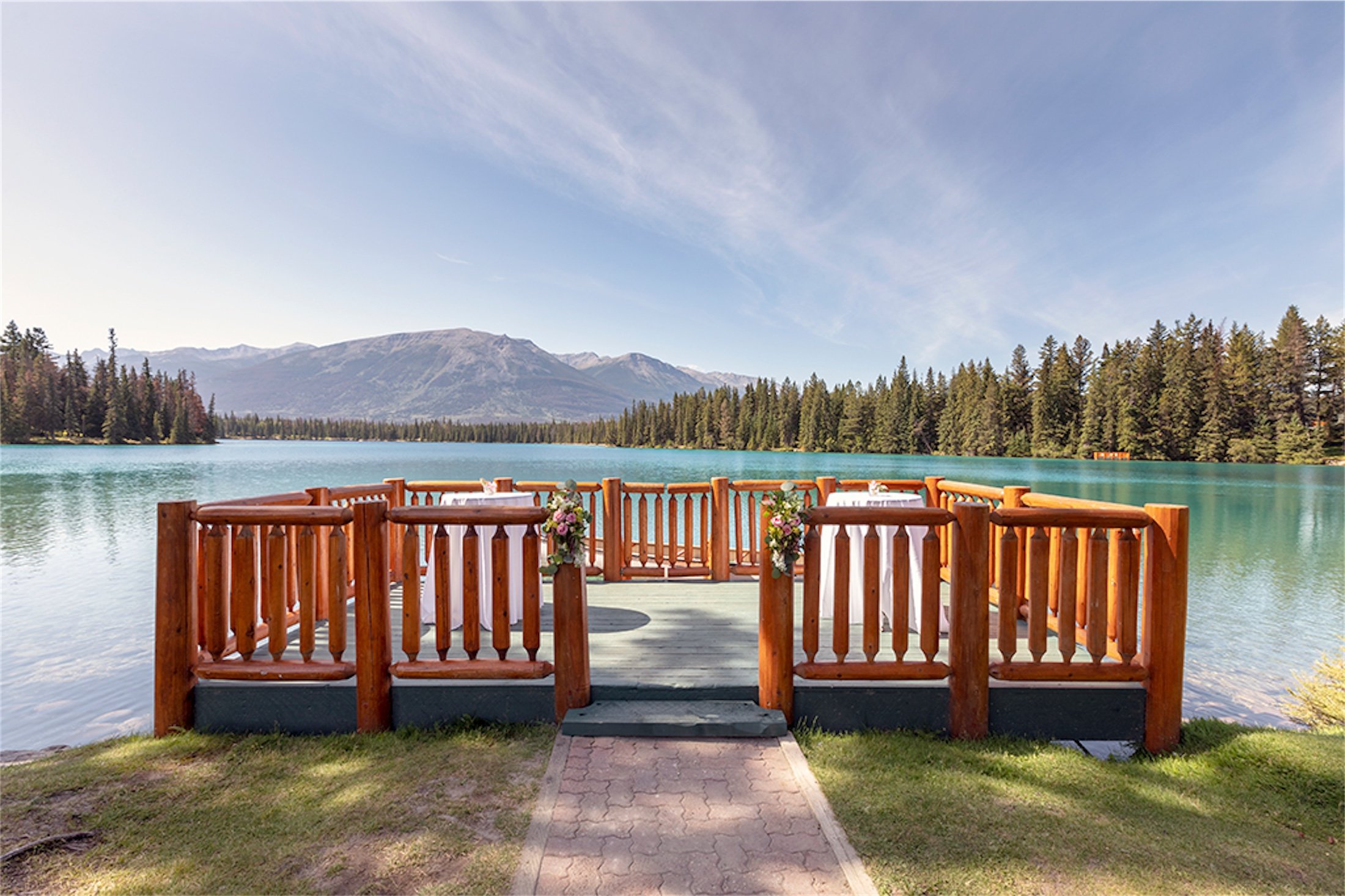sundeck on lac beauvert