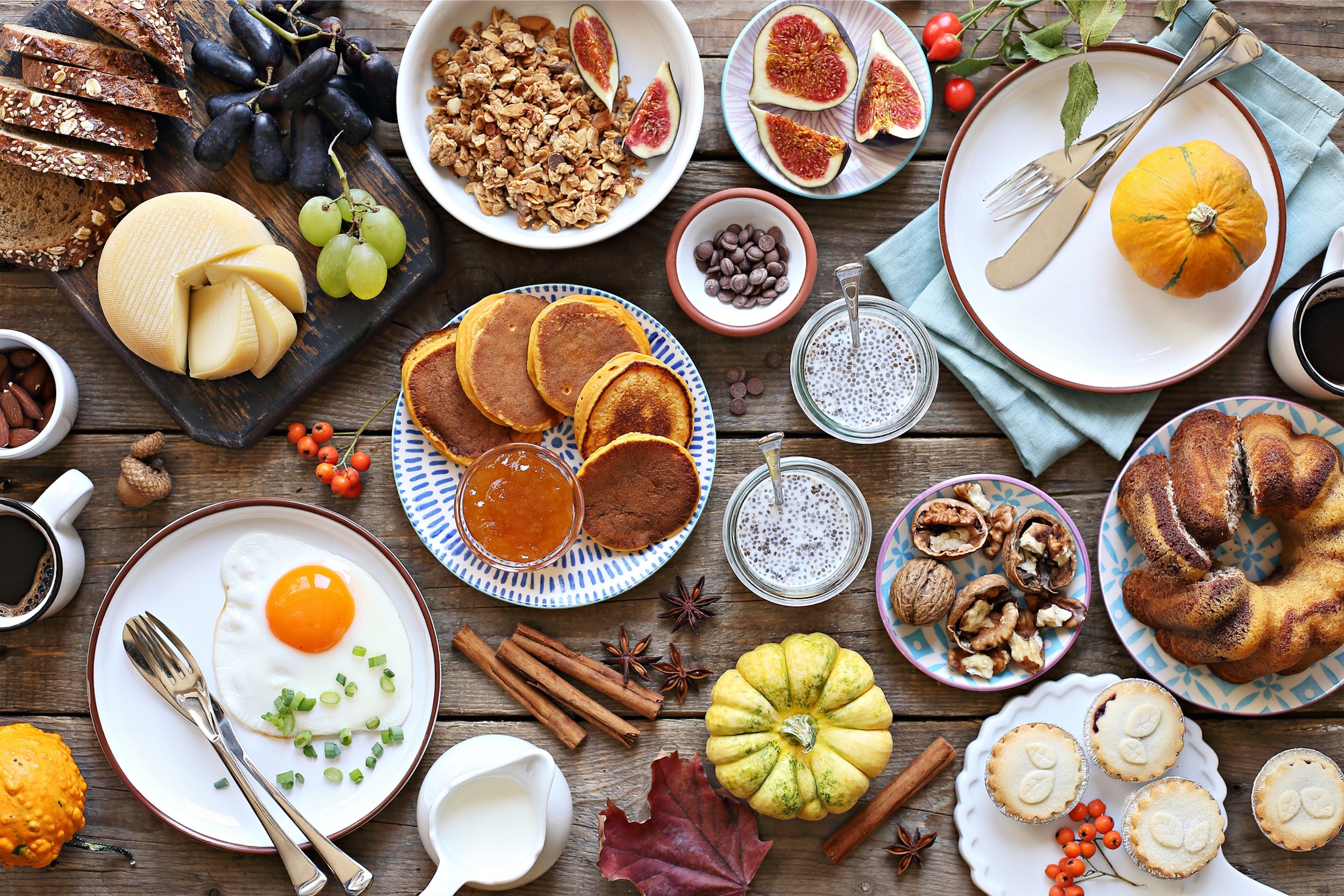 table scape of brunch