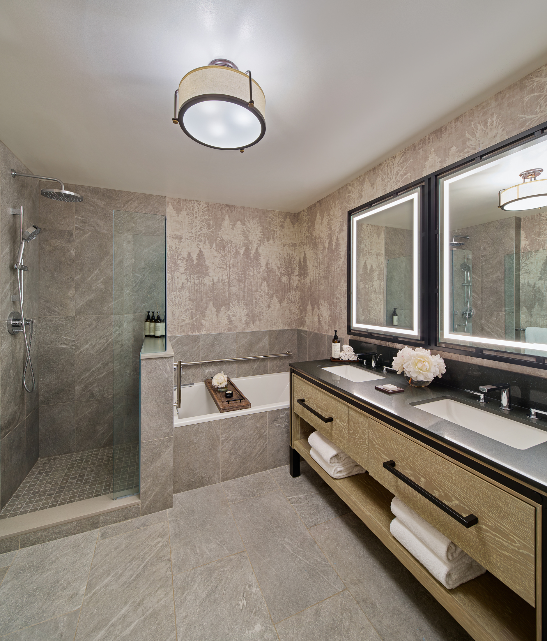 Fairmont Jasper Park Lodge Lake Front Junior Suite Bathroom