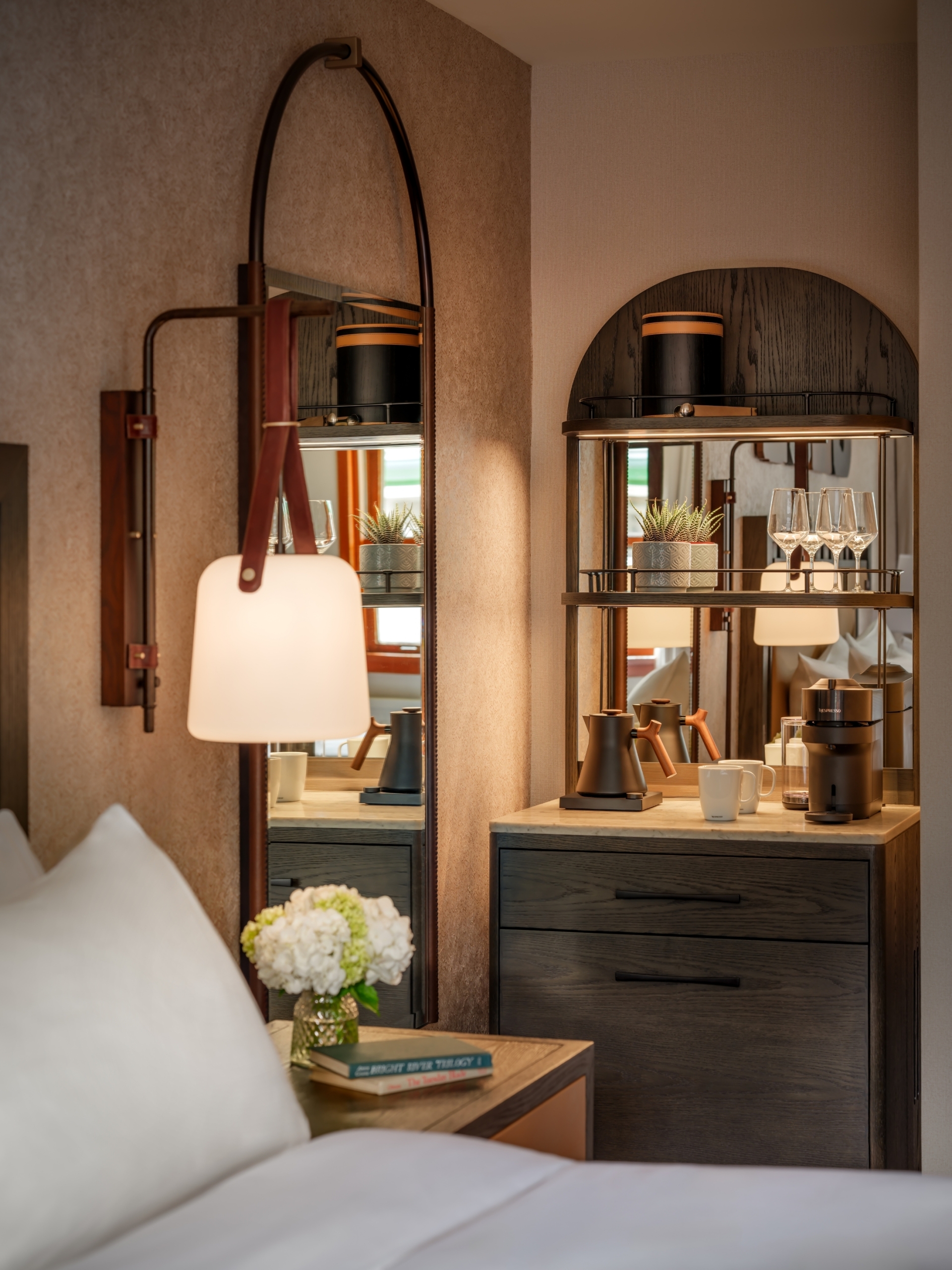 Fairmont Jasper Park Lodge Premier Deluxe Room - Bar