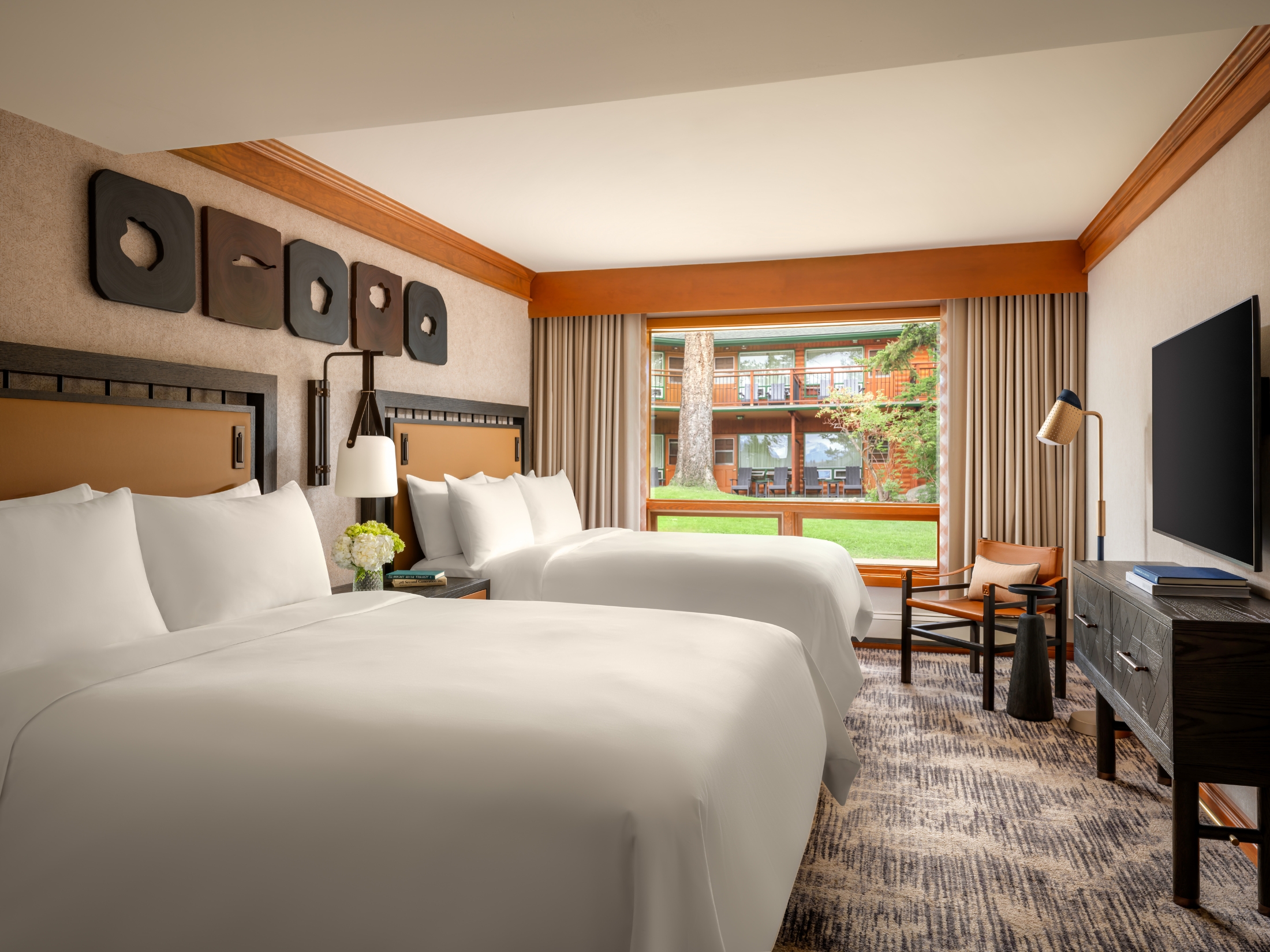 Fairmont Jasper Park Junior Suite - Bedroom