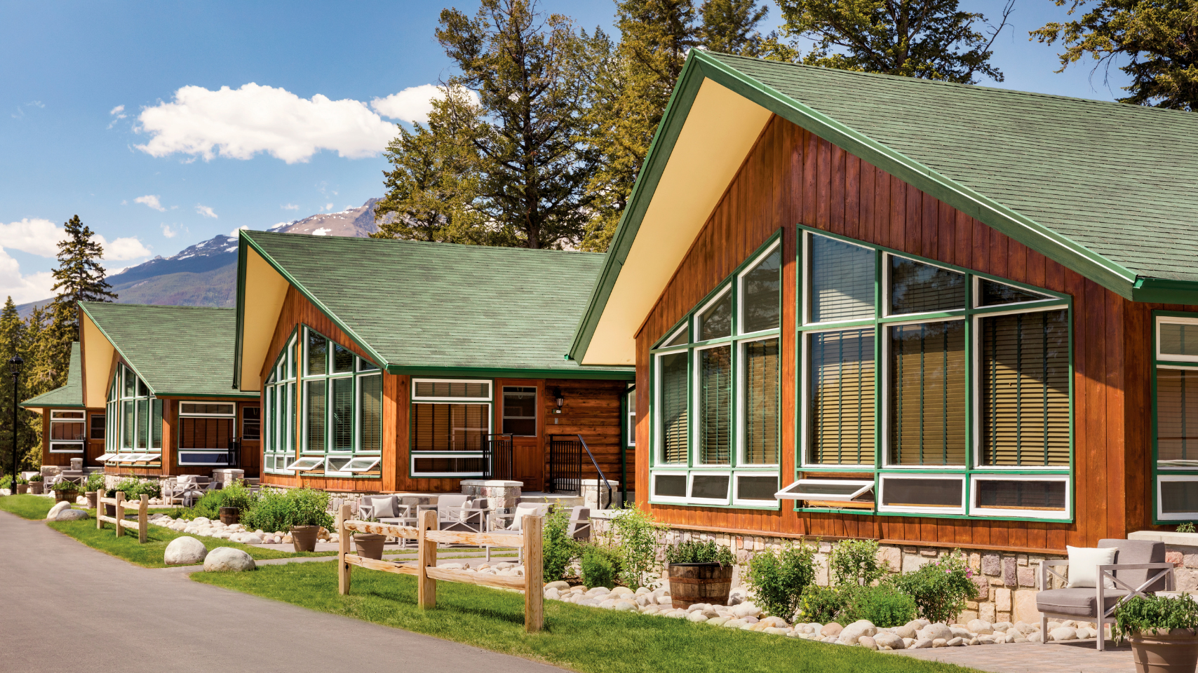 Junior Lakeview Suite at Fairmont Jasper Park Lodge