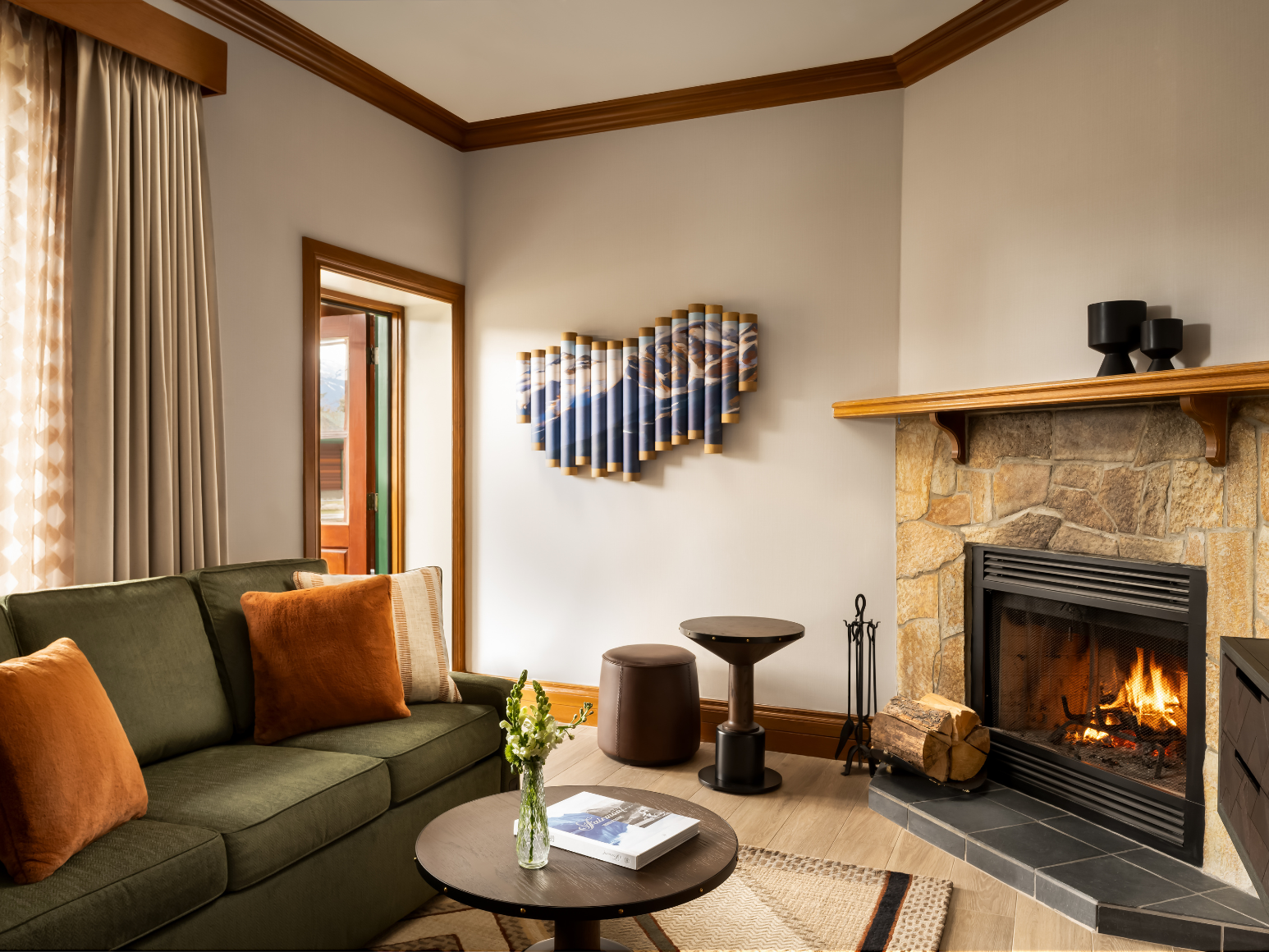 A hotel living room.