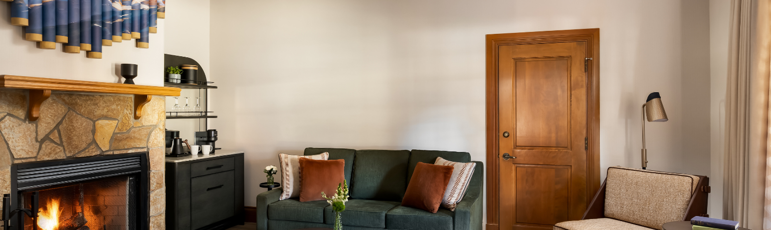 A hotel living room.