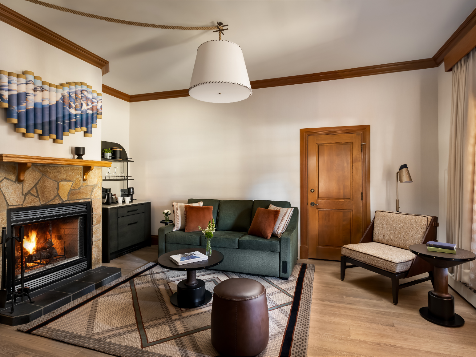 A hotel living room.